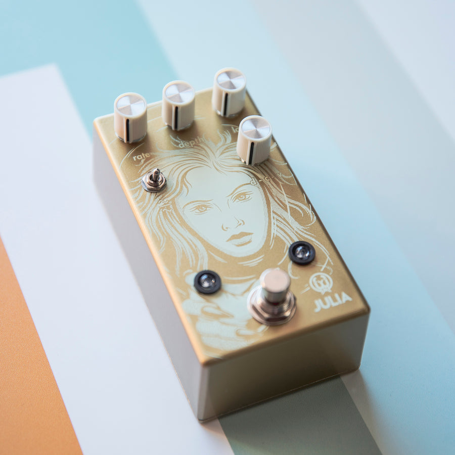 Julia Analog Chorus/Vibrato V2 Gold - BLEMISHED